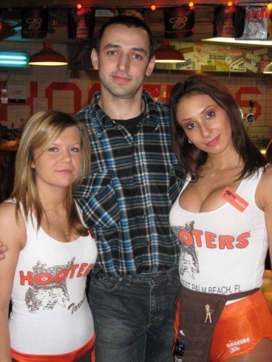 Хутерс Торонто Черняков Hooters Toronto Chernyakov