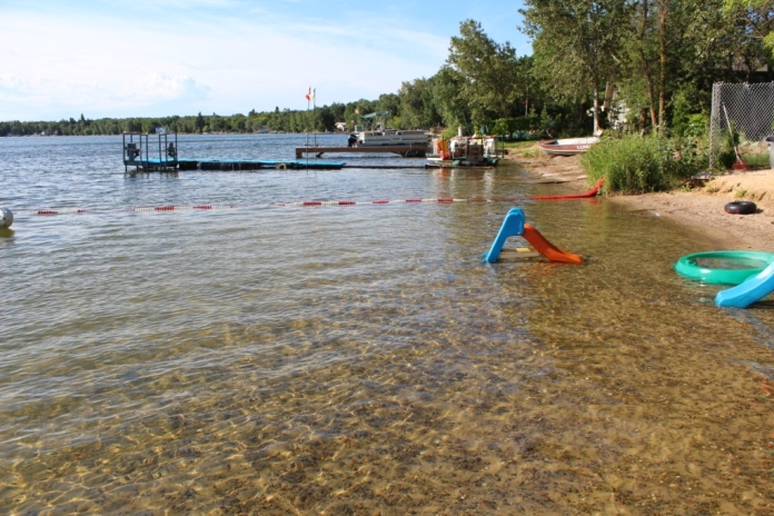 озеро Гулл Лэйк Манитоба коттеджи пристань (Gull Lake Manitoba)