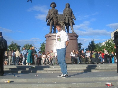 Черняков в
Екатеринбурге Татищев де Генин Бивис Бат-Хед Chernyakov in Ekaterinburg
Tatishev de Genin Beavis Butt-Head