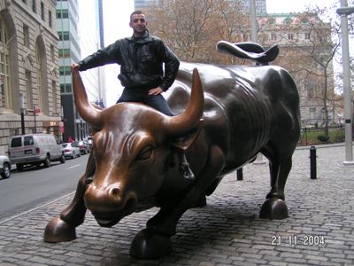 бык Нью-Йорк
Черняков bull New York NYC Chernyakov